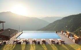 Justa Cliffend Resort & Spa, Mashobra